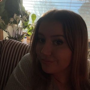 Meet your Posher, Olivia